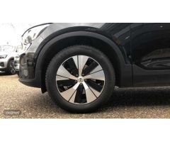 Volvo XC40 XC40 Core, B3, Gasolina de 2023 con 54.092 Km por 30.995 EUR. en Valladolid