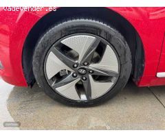Hyundai Ioniq 1.6 GDI Tecno de 2022 con 28.000 Km por 24.900 EUR. en Madrid