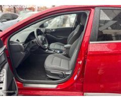 Hyundai Ioniq 1.6 GDI Tecno de 2022 con 28.000 Km por 24.900 EUR. en Madrid