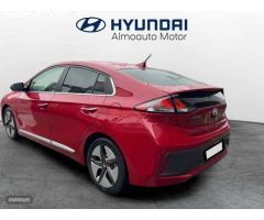 Hyundai Ioniq 1.6 GDI Tecno de 2022 con 28.000 Km por 24.900 EUR. en Madrid