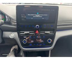 Hyundai Ioniq 1.6 GDI Tecno de 2022 con 28.000 Km por 24.900 EUR. en Madrid