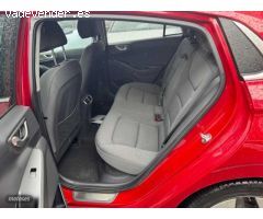 Hyundai Ioniq 1.6 GDI Tecno de 2022 con 28.000 Km por 24.900 EUR. en Madrid