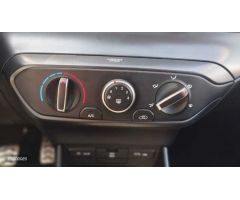 Hyundai Bayon 1.2 MPI Maxx de 2023 con 26.500 Km por 15.800 EUR. en Madrid