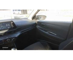 Hyundai Bayon 1.2 MPI Maxx de 2023 con 26.500 Km por 15.800 EUR. en Madrid