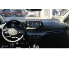 Hyundai Bayon 1.2 MPI Maxx de 2023 con 26.500 Km por 15.800 EUR. en Madrid