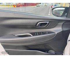 Hyundai Bayon 1.0 TGDI 48V Tecno de 2024 con 20.000 Km por 22.290 EUR. en Madrid
