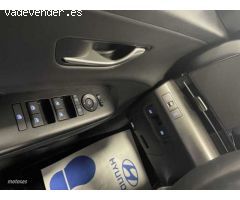 Hyundai Kona Electric Tecno 2C 204 de 2024 con 2.900 Km por 38.000 EUR. en Madrid