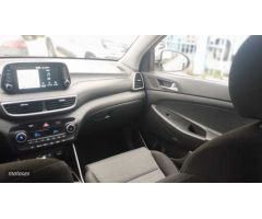 Hyundai Tucson 1.6 TGDI Tecno 4x2 DT de 2018 con 95.000 Km por 19.900 EUR. en Madrid