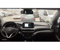 Hyundai Tucson 1.6 TGDI Tecno 4x2 DT de 2018 con 95.000 Km por 19.900 EUR. en Madrid