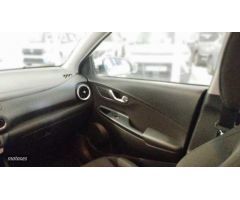 Hyundai Kona 1.0 TGDI 48V Maxx 4x2 de 2021 con 72.000 Km por 18.500 EUR. en Madrid