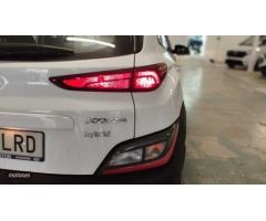 Hyundai Kona 1.0 TGDI 48V Maxx 4x2 de 2021 con 72.000 Km por 18.500 EUR. en Madrid