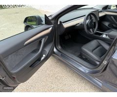 Tesla Model 3 RWD de 2021 con 35.900 Km por 27.400 EUR. en Madrid