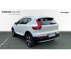 Volvo XC40 2.0 B4 CORE AUTO 5P de 2025 con 1 Km por 40.800 EUR. en Vizcaya