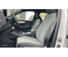 Volvo XC40 2.0 B4 CORE AUTO 5P de 2025 con 1 Km por 40.800 EUR. en Vizcaya