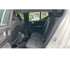 Volvo XC40 2.0 B3 ESSENTIAL AUTO 5P de 2025 con 1 Km por 37.600 EUR. en Vizcaya