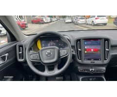 Volvo XC40 2.0 B3 ESSENTIAL AUTO 5P de 2025 con 1 Km por 37.600 EUR. en Vizcaya