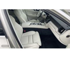 Volvo XC 60 2.0 D B4 INSCRIPTION AUTO 197 5P de 2021 con 46.812 Km por 37.500 EUR. en Madrid