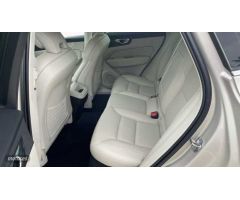 Volvo XC 60 2.0 D B4 INSCRIPTION AUTO 197 5P de 2021 con 46.812 Km por 37.500 EUR. en Madrid