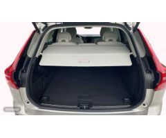 Volvo XC 60 2.0 D B4 INSCRIPTION AUTO 197 5P de 2021 con 46.812 Km por 37.500 EUR. en Madrid