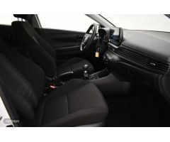 Hyundai Bayon 1.2 MPI Klass de 2024 con 11.580 Km por 19.500 EUR. en Madrid