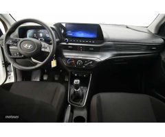 Hyundai Bayon 1.2 MPI Klass de 2024 con 11.580 Km por 19.500 EUR. en Madrid