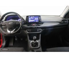 Hyundai i30 1.0 TGDI Klass LR 48V 120 de 2024 con 17.067 Km por 21.900 EUR. en Madrid
