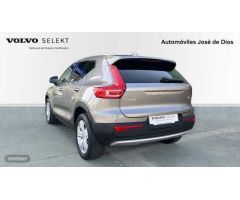 Volvo XC40 1.5 T2 MOMENTUM PRO AUTO 129 5P de 2021 con 46.081 Km por 28.700 EUR. en Zamora