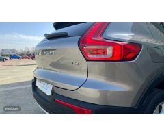 Volvo XC40 1.5 T2 MOMENTUM PRO AUTO 129 5P de 2021 con 46.081 Km por 28.700 EUR. en Zamora