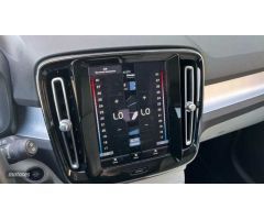 Volvo XC40 1.5 T2 MOMENTUM PRO AUTO 129 5P de 2021 con 46.081 Km por 28.700 EUR. en Zamora
