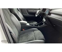 Volvo XC40 2.0 D3 R-DESIGN AUTO 150 5P de 2020 con 75.089 Km por 31.900 EUR. en Zamora