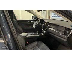 Volvo XC 60 2.0 T6 RECHARGE CORE AUTO 4WD 350 5P de 2024 con 13.300 Km por 45.900 EUR. en Valencia