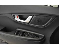 Hyundai Kona Electric Maxx 100kW de 2023 con 22.402 Km por 22.900 EUR. en Girona