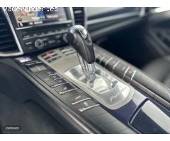 Porsche Panamera 3.6 300 de 2010 con 105.000 Km por 32.900 EUR. en Navarra
