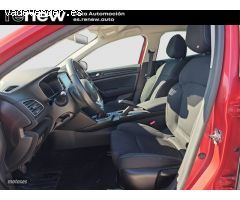 Renault Megane LIMITED TCE 115CV de 2018 con 100.200 Km por 11.490 EUR. en Madrid