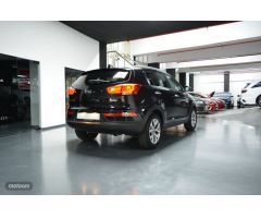 Kia Sportage 1.7 CRDI VGT 115CV x-Tech Eco-Dynam 4x2 de 2016 con 127.000 Km por 12.990 EUR. en Madri