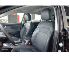 Kia Sportage 1.7 CRDI VGT 115CV x-Tech Eco-Dynam 4x2 de 2016 con 127.000 Km por 12.990 EUR. en Madri