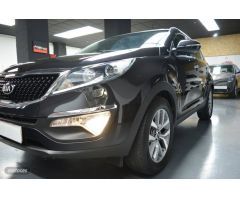 Kia Sportage 1.7 CRDI VGT 115CV x-Tech Eco-Dynam 4x2 de 2016 con 127.000 Km por 12.990 EUR. en Madri