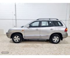 Hyundai Santa Fe Confort de 2004 con 200.000 Km por 4.000 EUR. en Sevilla