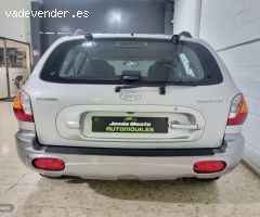 Hyundai Santa Fe Confort de 2004 con 200.000 Km por 4.000 EUR. en Sevilla