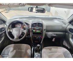 Hyundai Santa Fe Confort de 2004 con 200.000 Km por 4.000 EUR. en Sevilla