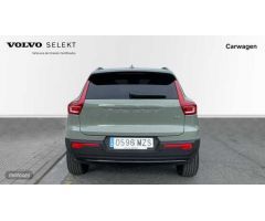 Volvo XC40 XC40 Plus, B3 Mild hybrid, Gasolina, Dark de 2025 con 1 Km por 47.500 EUR. en Vizcaya