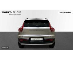 Volvo XC40 XC40 Core, B3 Semihibrido, Gasolina de 2024 con 24.595 Km por 33.700 EUR. en Valencia