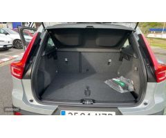 Volvo XC40 2.0 B3 ESSENTIAL AUTO 5P de 2025 con 1 Km por 36.900 EUR. en Vizcaya