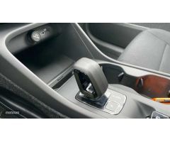 Volvo XC40 2.0 B3 ESSENTIAL AUTO 5P de 2025 con 1 Km por 36.900 EUR. en Vizcaya