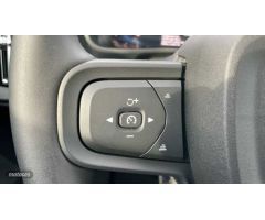Volvo XC40 2.0 B3 ESSENTIAL AUTO 5P de 2025 con 1 Km por 36.900 EUR. en Vizcaya