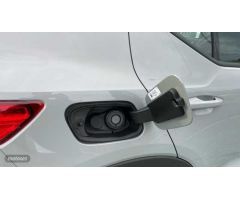 Volvo XC40 2.0 B3 ESSENTIAL AUTO 5P de 2025 con 1 Km por 36.900 EUR. en Vizcaya