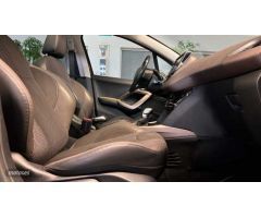 Peugeot 2008 1.2 ALLURE 110 CV de 2015 con 102.464 Km por 8.900 EUR. en A Coruna