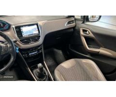 Peugeot 2008 1.2 ALLURE 110 CV de 2015 con 102.464 Km por 8.900 EUR. en A Coruna