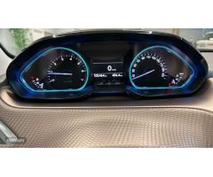 Peugeot 2008 1.2 ALLURE 110 CV de 2015 con 102.464 Km por 8.900 EUR. en A Coruna