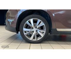 Peugeot 2008 1.2 ALLURE 110 CV de 2015 con 102.464 Km por 8.900 EUR. en A Coruna